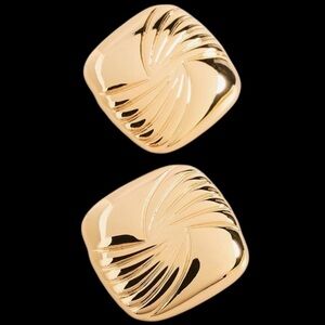 Heaven Mayhem Tabi Earrings 18K Gold-Plated Bold/Elegant Gold Statement Piece